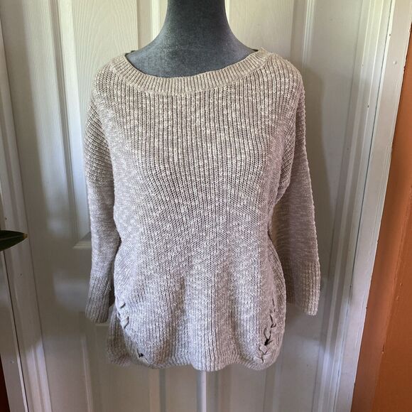 Express Sweater Women’s Size S/P Knit Grey Lace On Sides Round Collar 3/4 Sleeve - Picture 1 of 14